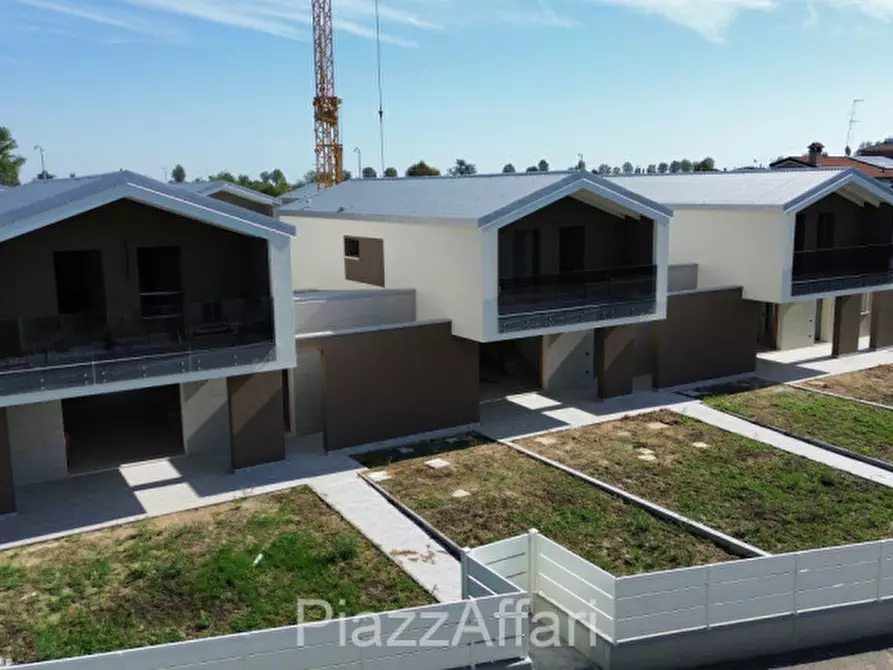 Immagine 4 di Casa bifamiliare in vendita  in Via Roma a Camponogara