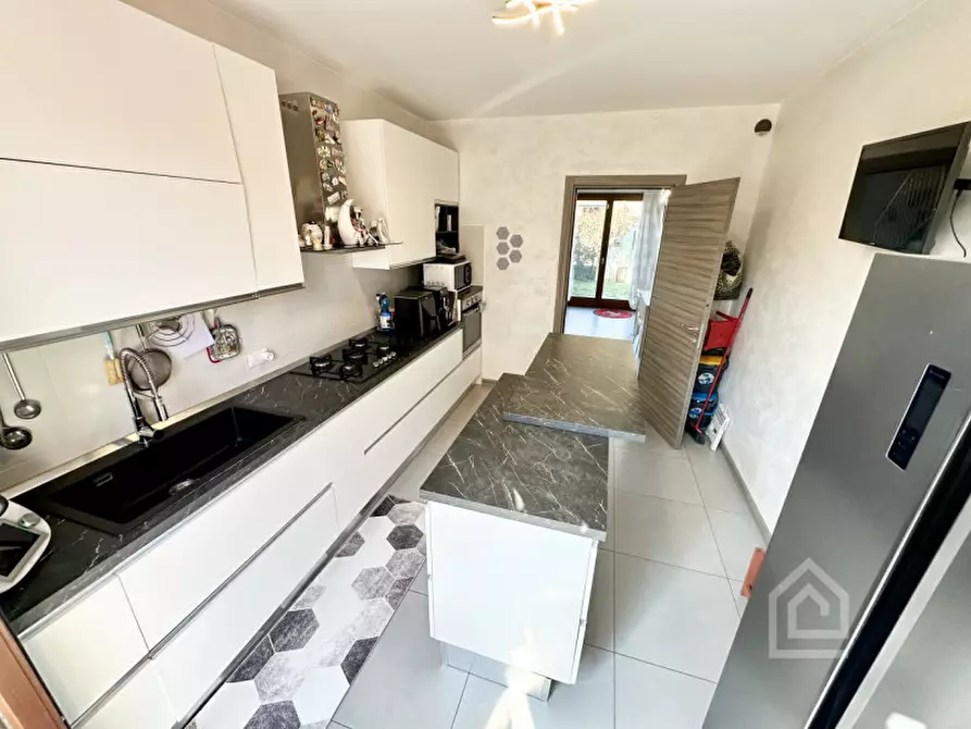 Immagine 21 di Villa in vendita  in Via San Tommaso 30 a a Chivasso