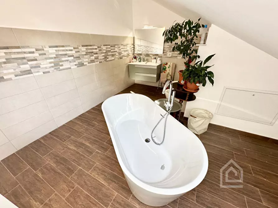 Immagine 38 di Villa in vendita  in Via San Tommaso 30 a a Chivasso