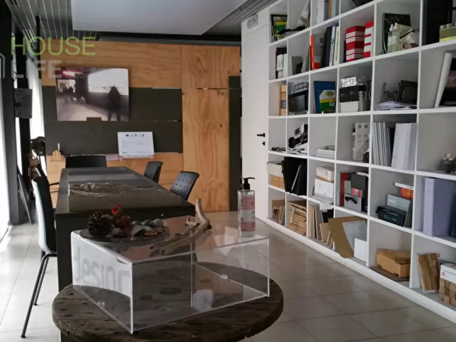 Immagine 3 di Ufficio in vendita  in Via Guglielmo Marconi a Thiene