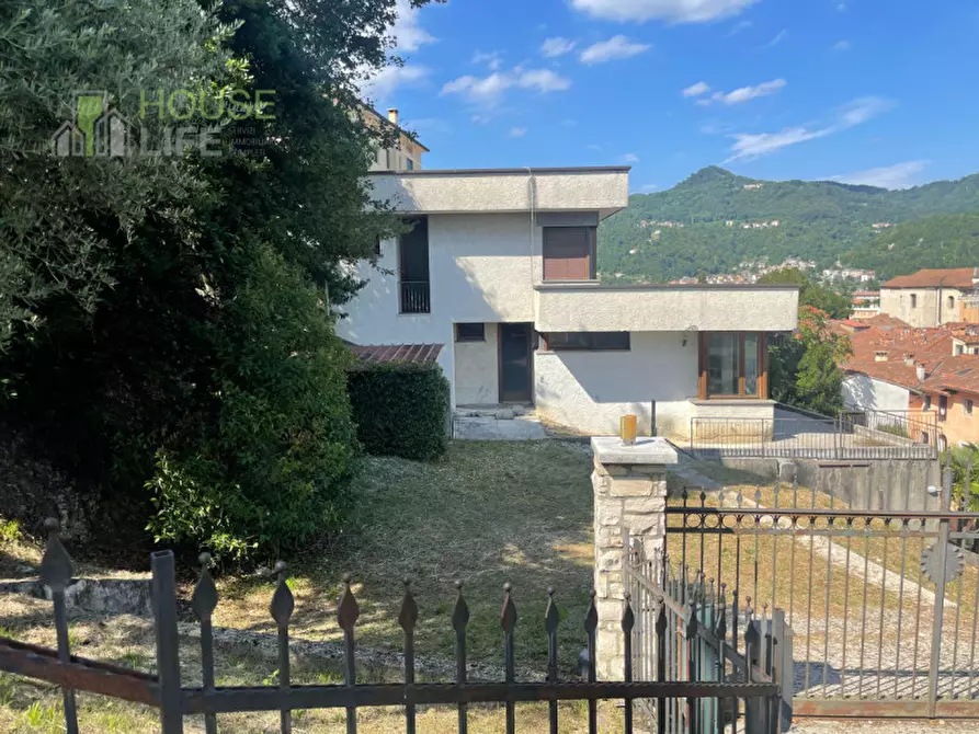 Immagine 1 di Casa indipendente in vendita  in Via Castello a Valdagno