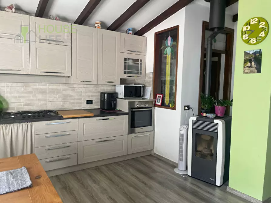 Immagine 1 di Casa bifamiliare in vendita  in Via Ponte Verde a Recoaro Terme