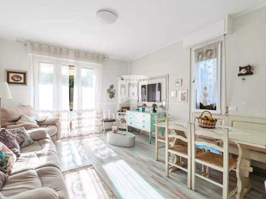 Immagine 1 di Appartamento in vendita  in Via Anime del Purgatorio a Salò