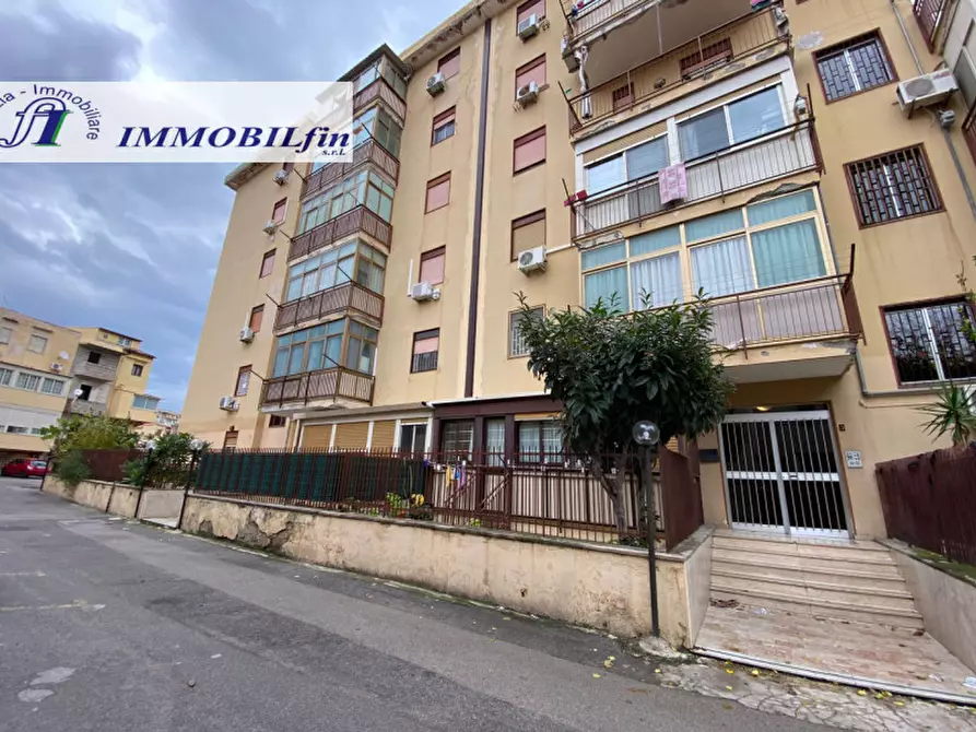 Immagine 2 di Appartamento in vendita  in Via Averroè a Palermo