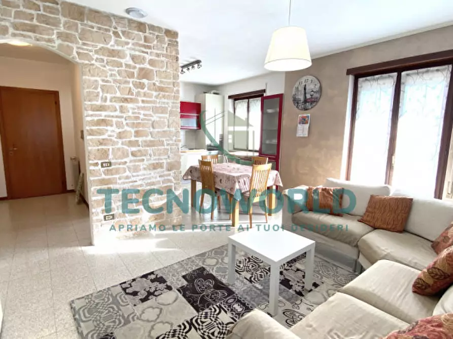 Immagine 2 di Casa trifamiliare in vendita  in Via Sette comuni a Thiene