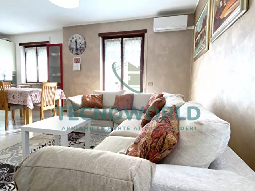 Immagine 3 di Casa trifamiliare in vendita  in Via Sette comuni a Thiene