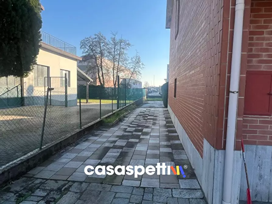 Immagine 4 di Villa in vendita  in via stelvio a Siziano