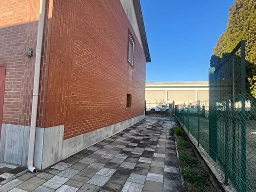 Immagine 7 di Villa in vendita  in via stelvio a Siziano