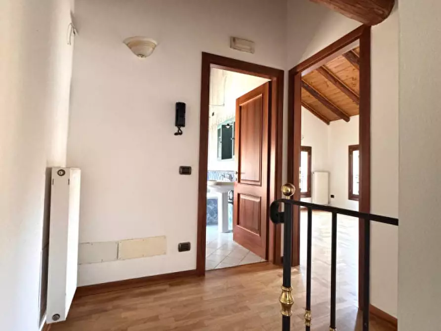 Immagine 10 di Villetta a schiera in vendita  a Giavera Del Montello