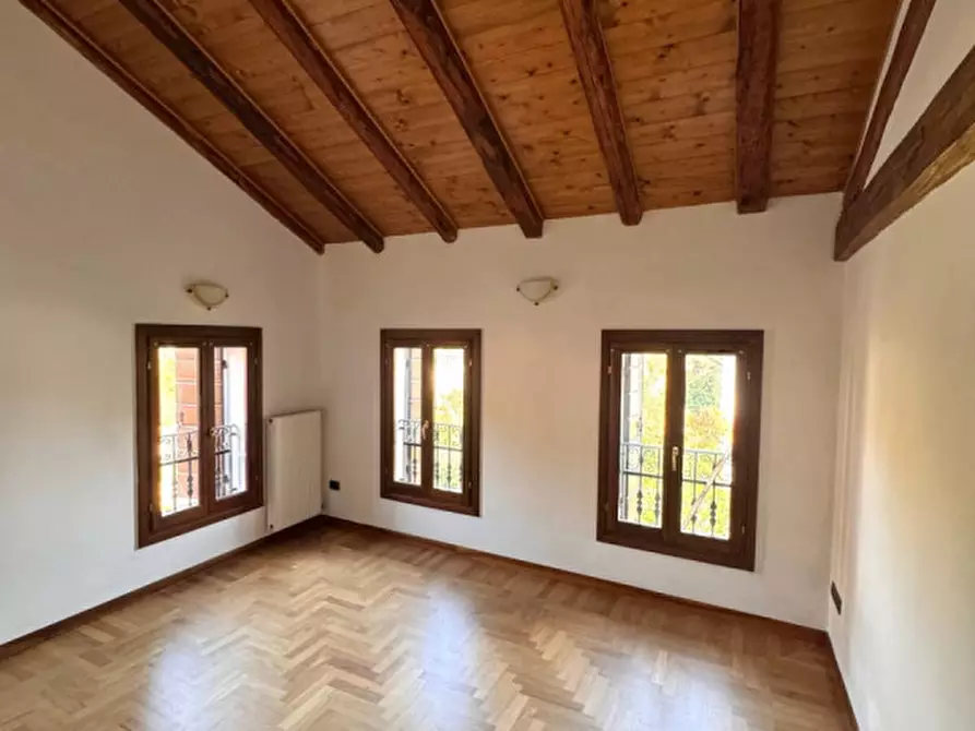 Immagine 12 di Villetta a schiera in vendita  a Giavera Del Montello