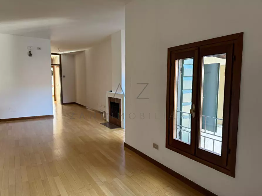Immagine 1 di Attico in affitto  in Via Riccati a Castelfranco Veneto