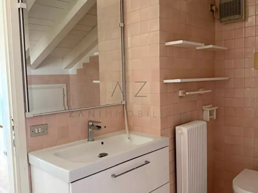 Immagine 19 di Attico in affitto  in Via Riccati a Castelfranco Veneto