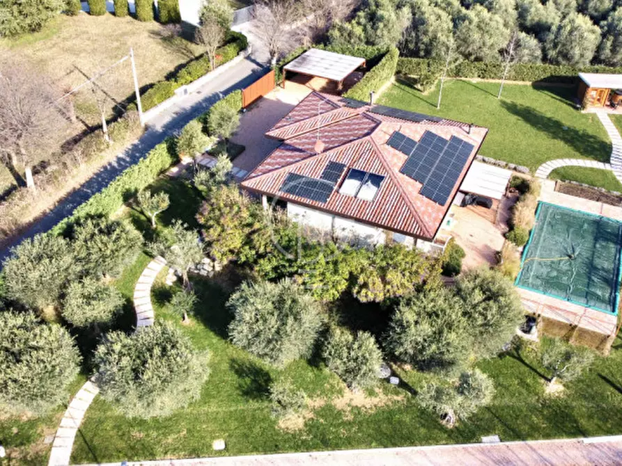 Immagine 2 di Villa in vendita  in Via Dei Colli a Lonato del Garda