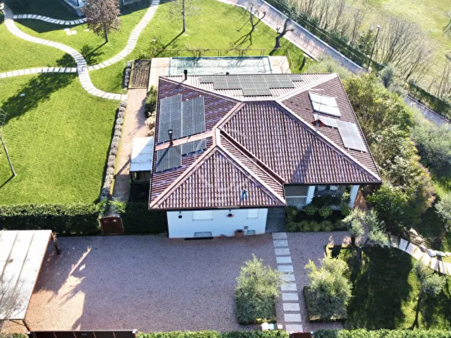 Immagine 3 di Villa in vendita  in Via Dei Colli a Lonato del Garda
