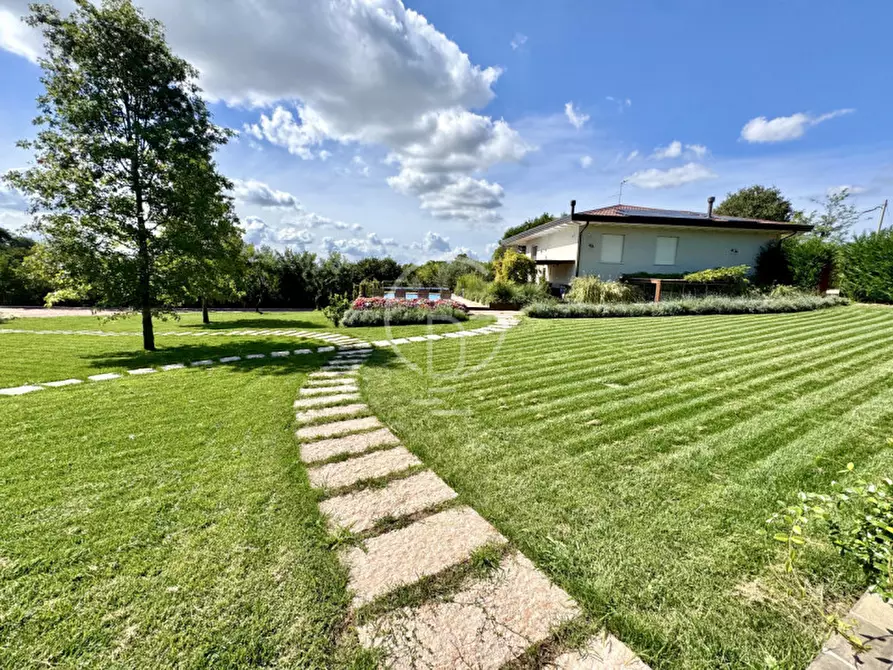 Immagine 4 di Villa in vendita  in Via Dei Colli a Lonato del Garda