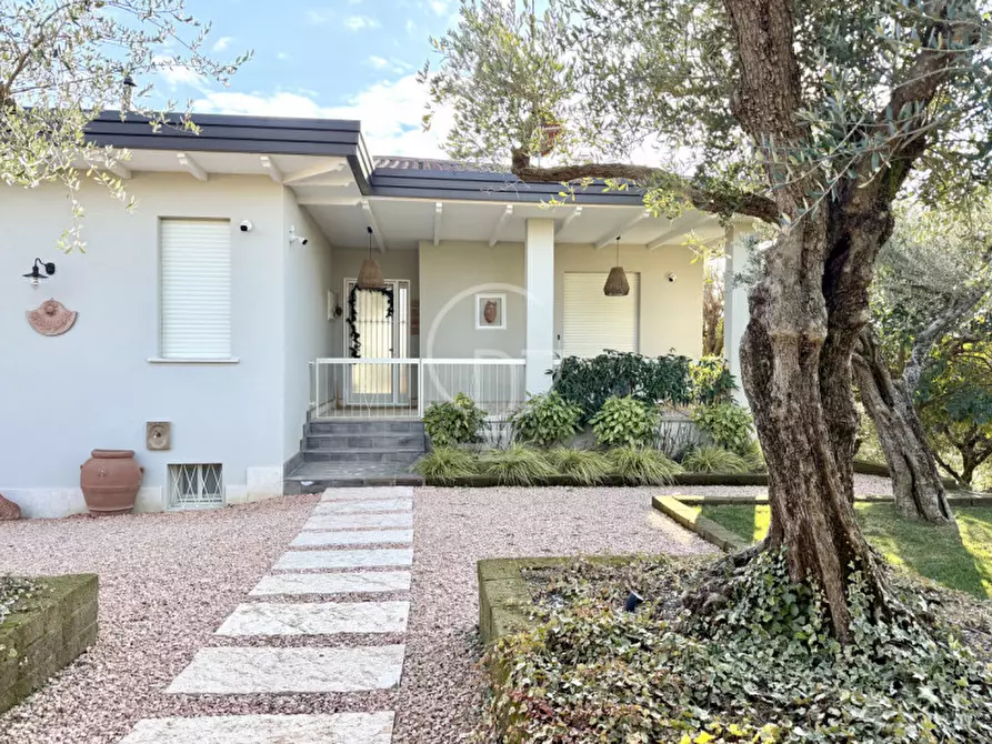 Immagine 10 di Villa in vendita  in Via Dei Colli a Lonato del Garda