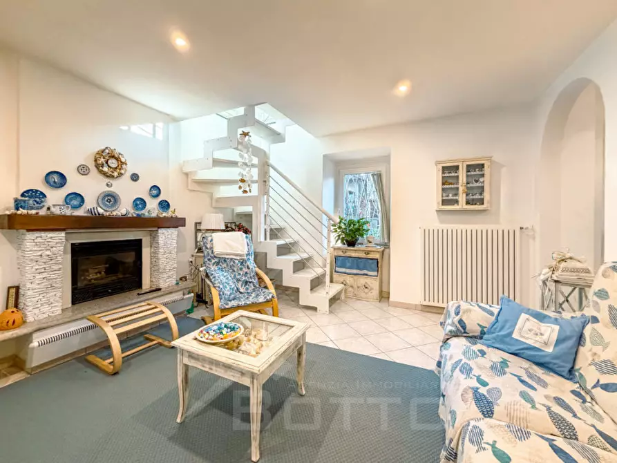 Immagine 10 di Casa bifamiliare in vendita  in Via Antonio Pacinotti 10 a Omegna