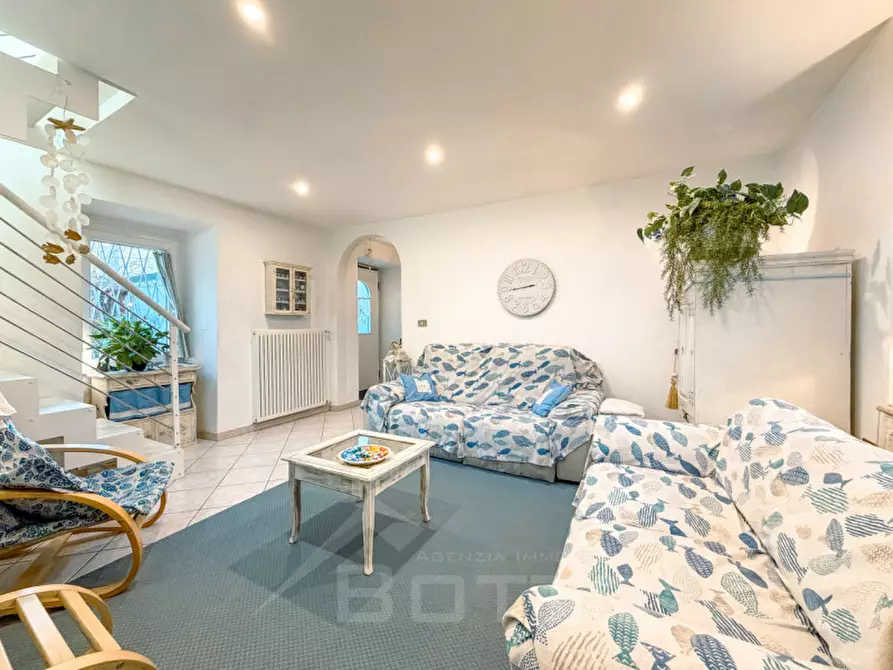 Immagine 11 di Casa bifamiliare in vendita  in Via Antonio Pacinotti 10 a Omegna