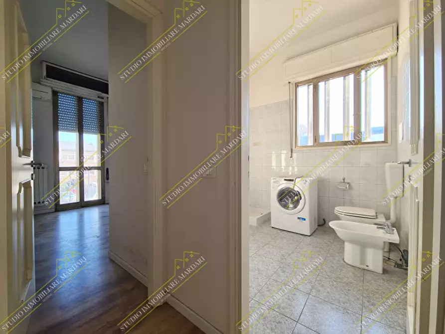 Immagine 23 di Ufficio in affitto  in via emilia est 800 a Modena