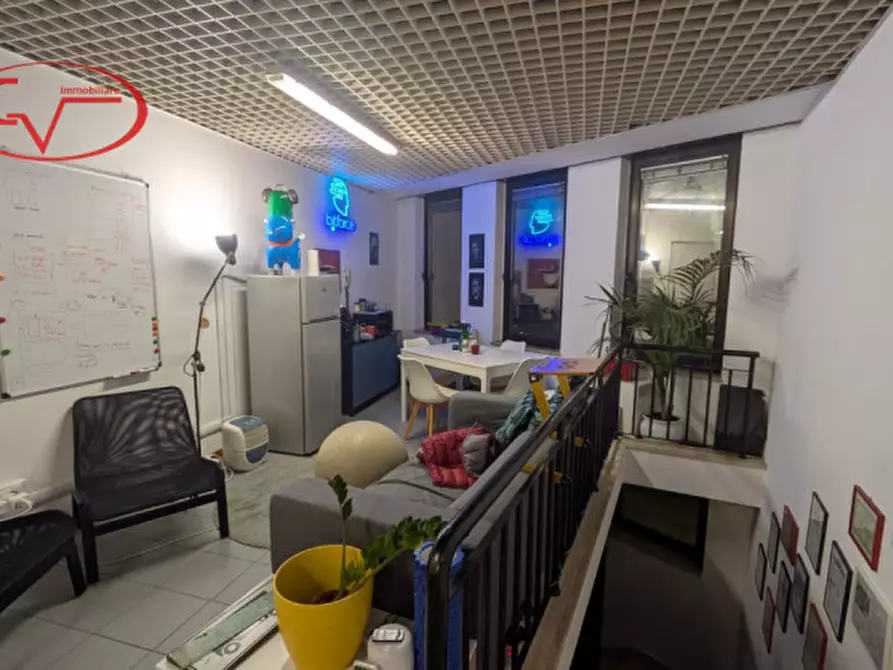 Immagine 2 di Ufficio in vendita  in Viale Armando Diaz a Montevarchi