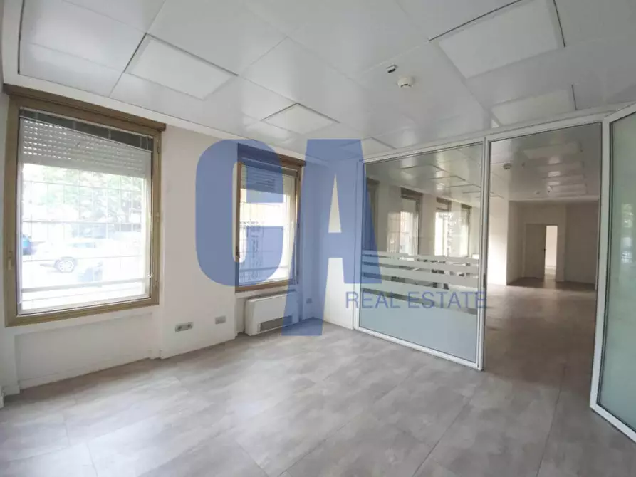 Immagine 2 di Ufficio in affitto  in PIAZZA MONTE TITANO a Milano