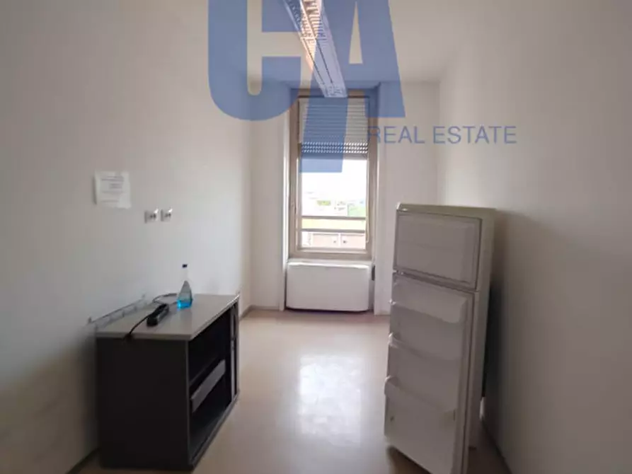 Immagine 2 di Ufficio in affitto  in PIAZZA MONTE TITANO a Milano