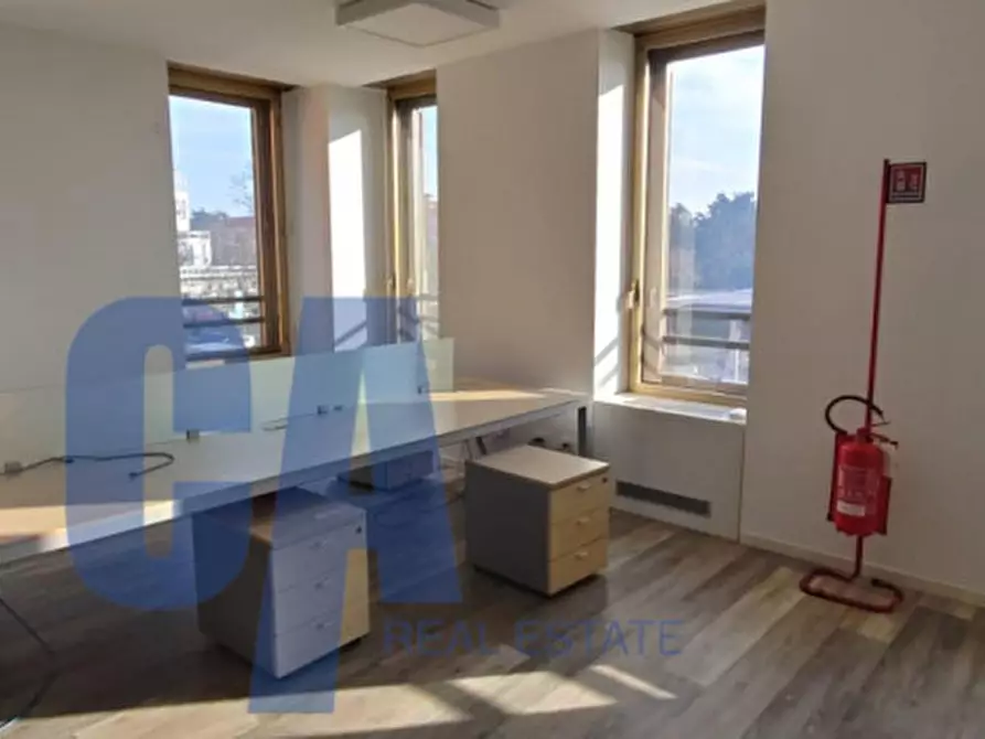 Immagine 12 di Ufficio in affitto  in PIAZZA MONTE TITANO a Milano