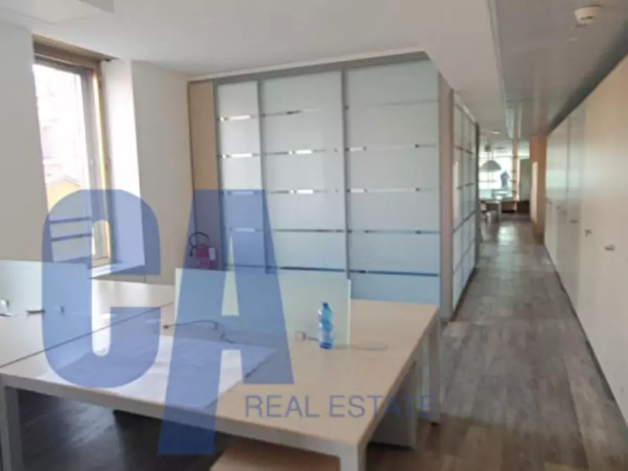 Immagine 23 di Ufficio in affitto  in PIAZZA MONTE TITANO a Milano