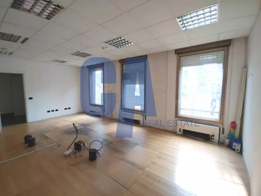 Immagine 7 di Ufficio in affitto  in PIAZZA MONTE TITANO a Milano