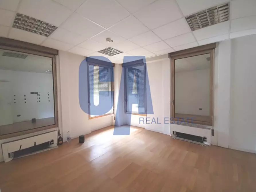 Immagine 1 di Ufficio in affitto  in PIAZZA MONTE TITANO a Milano