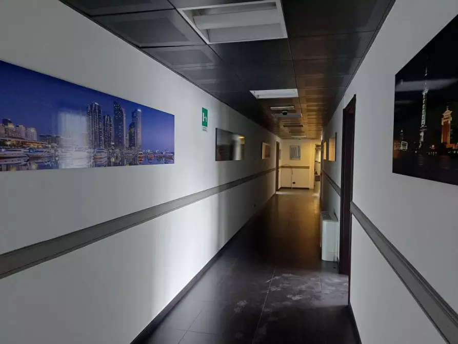 Immagine 2 di Negozio in vendita  in Corso Moncenisio, N. 43 a Rosta