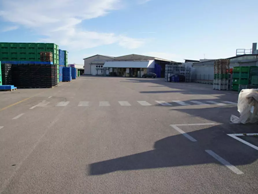 Immagine 17 di Capannone industriale in vendita  in Via Antonio Salandra, 04022 Fondi LT, Italia a Fondi