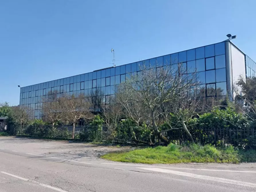 Immagine 1 di Ufficio in vendita  in Via Guido Rossa, N. 8 a Cornate D'adda