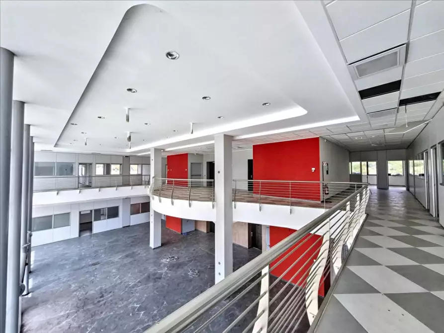 Immagine 10 di Ufficio in vendita  in SS261, N. snc a Poggio Picenze