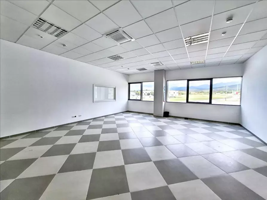 Immagine 13 di Ufficio in vendita  in SS261, N. snc a Poggio Picenze