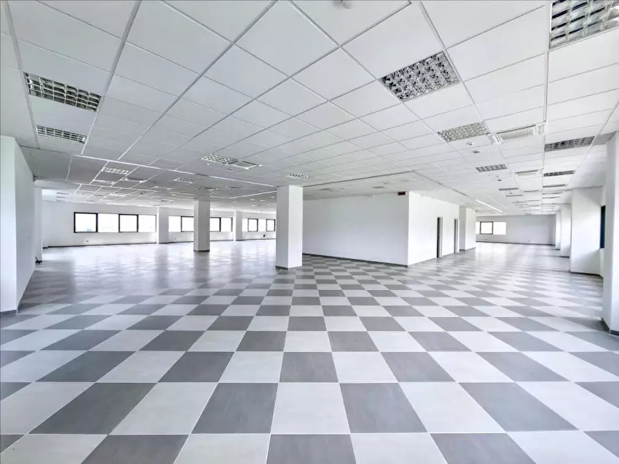 Immagine 17 di Ufficio in vendita  in SS261, N. snc a Poggio Picenze