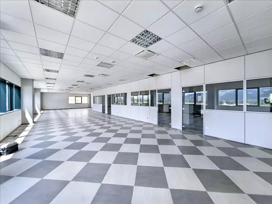 Immagine 18 di Ufficio in vendita  in SS261, N. snc a Poggio Picenze