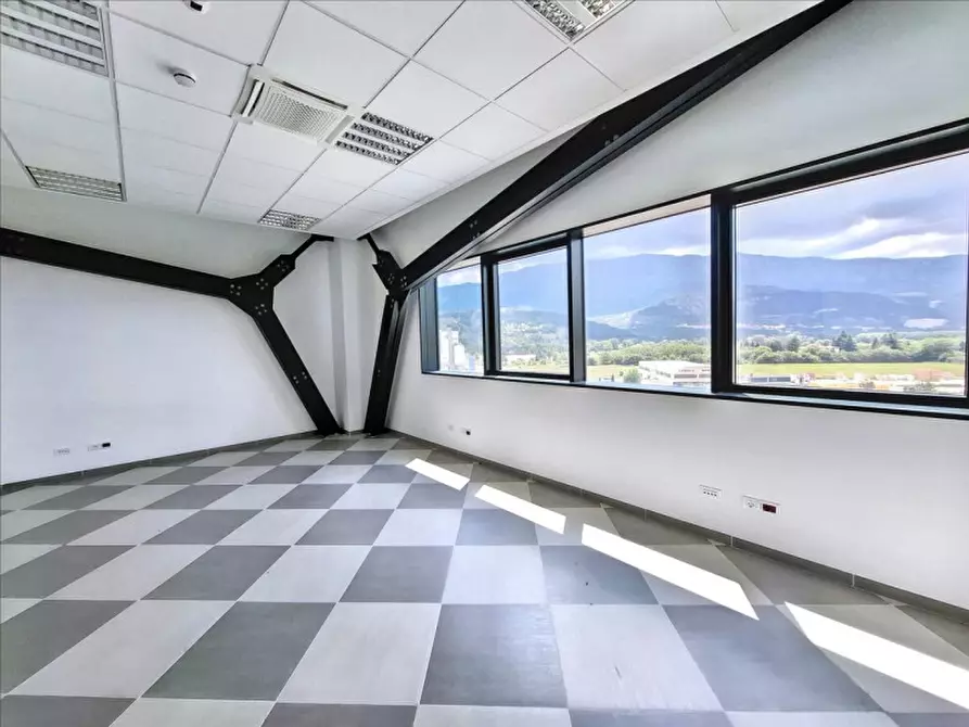 Immagine 20 di Ufficio in vendita  in SS261, N. snc a Poggio Picenze