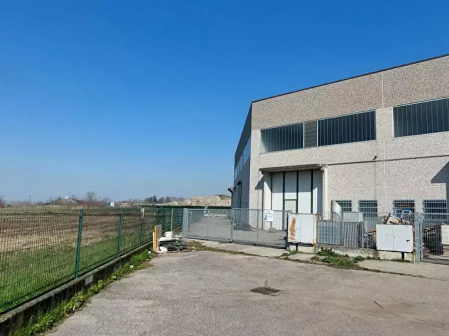 Immagine 2 di Capannone industriale in vendita  in Via Bissone, N. - a Santa Cristina E Bissone
