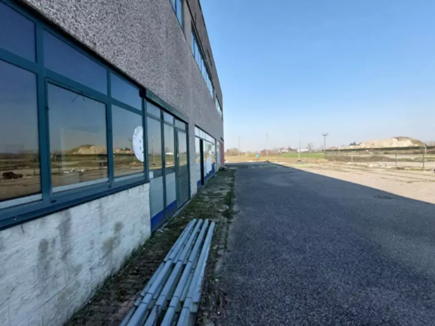 Immagine 12 di Capannone industriale in vendita  in Via Bissone, N. - a Santa Cristina E Bissone