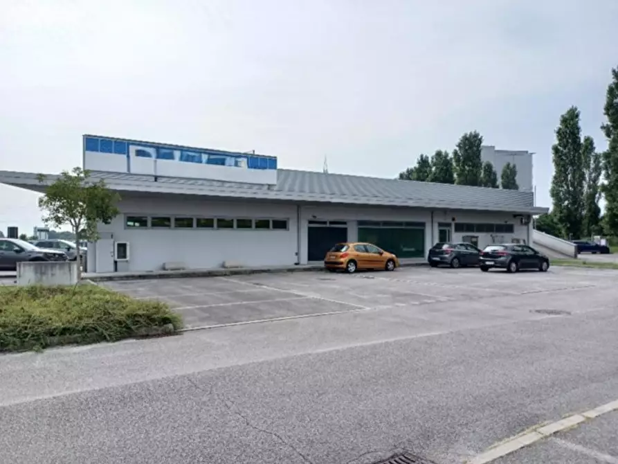 Immagine 10 di Negozio in vendita  in Via Nazionale, 130, 33010 Reana del Rojale UD, Italia a Tavagnacco