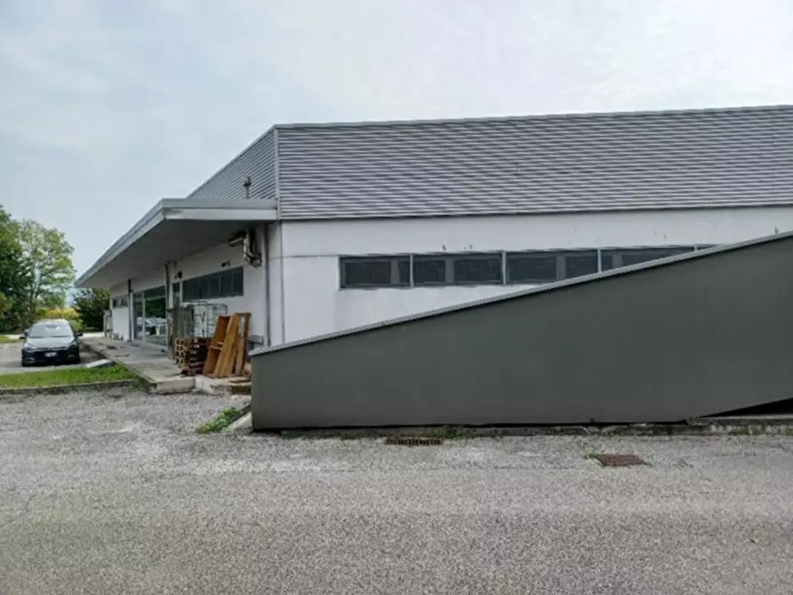 Immagine 11 di Negozio in vendita  in Via Nazionale, 130, 33010 Reana del Rojale UD, Italia a Tavagnacco