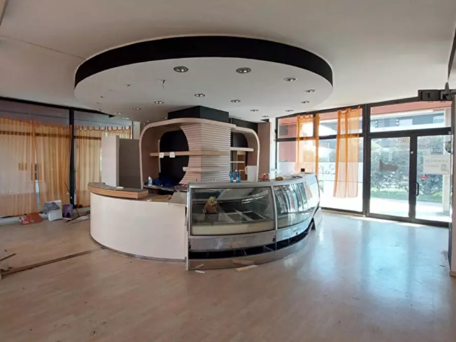 Immagine 2 di Negozio in vendita  in Via Monsigor Cazzaniga, N. 19 a Gorgonzola