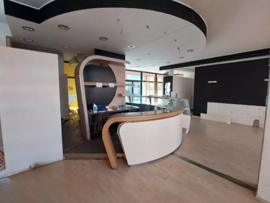 Immagine 6 di Negozio in vendita  in Via Monsigor Cazzaniga, N. 19 a Gorgonzola