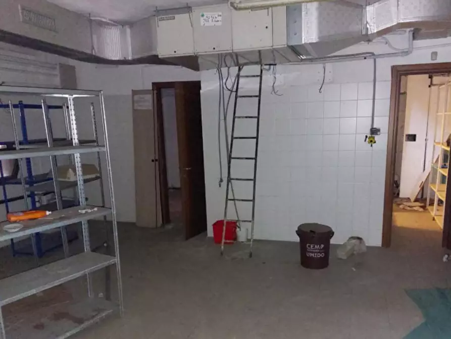 Immagine 9 di Negozio in vendita  in Via Monsigor Cazzaniga, N. 19 a Gorgonzola