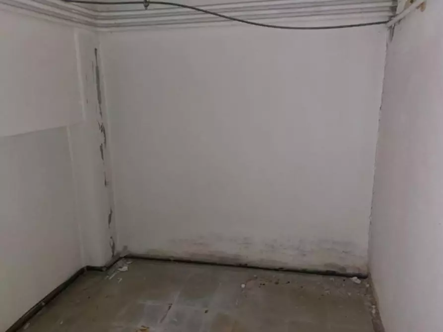 Immagine 11 di Negozio in vendita  in Via Monsigor Cazzaniga, N. 19 a Gorgonzola