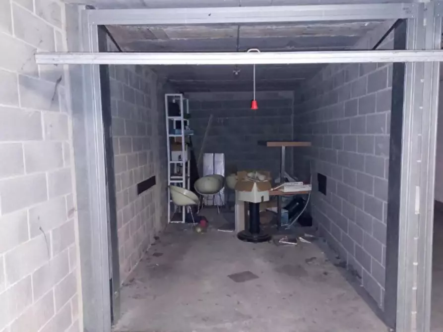 Immagine 12 di Negozio in vendita  in Via Monsigor Cazzaniga, N. 19 a Gorgonzola