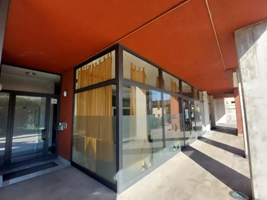 Immagine 16 di Negozio in vendita  in Via Monsigor Cazzaniga, N. 19 a Gorgonzola