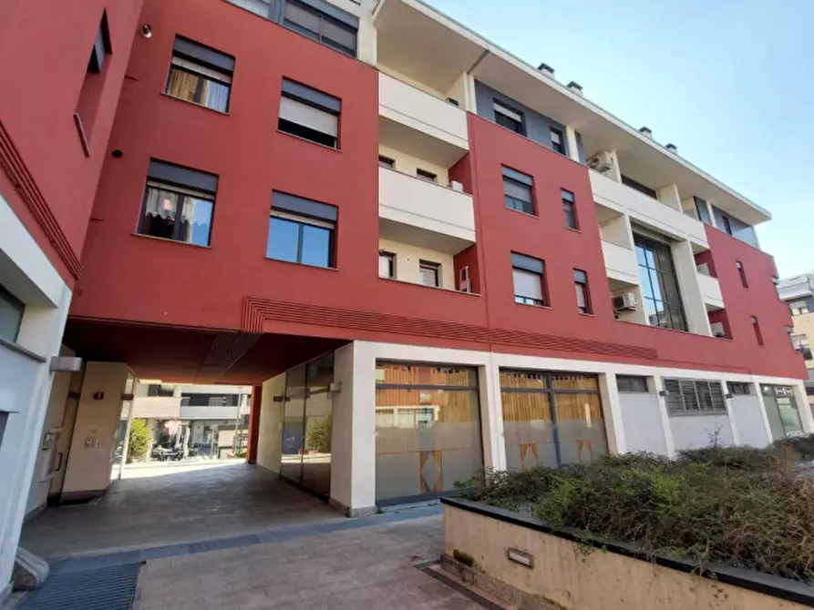 Immagine 21 di Negozio in vendita  in Via Monsigor Cazzaniga, N. 19 a Gorgonzola