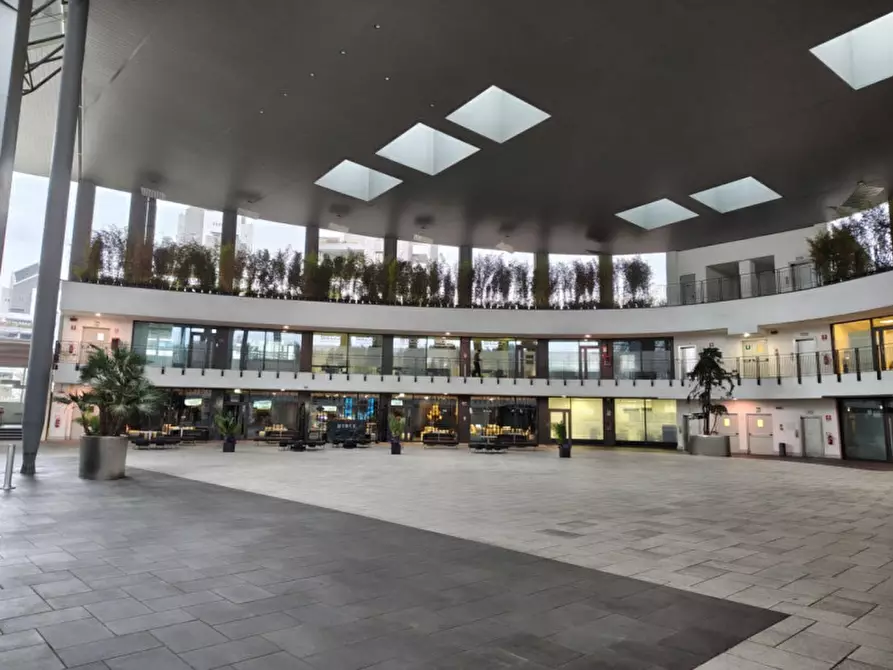 Immagine 15 di Ufficio in vendita  in Viale Achille Papa, 30, 20149 Milano MI, Italia a Milano